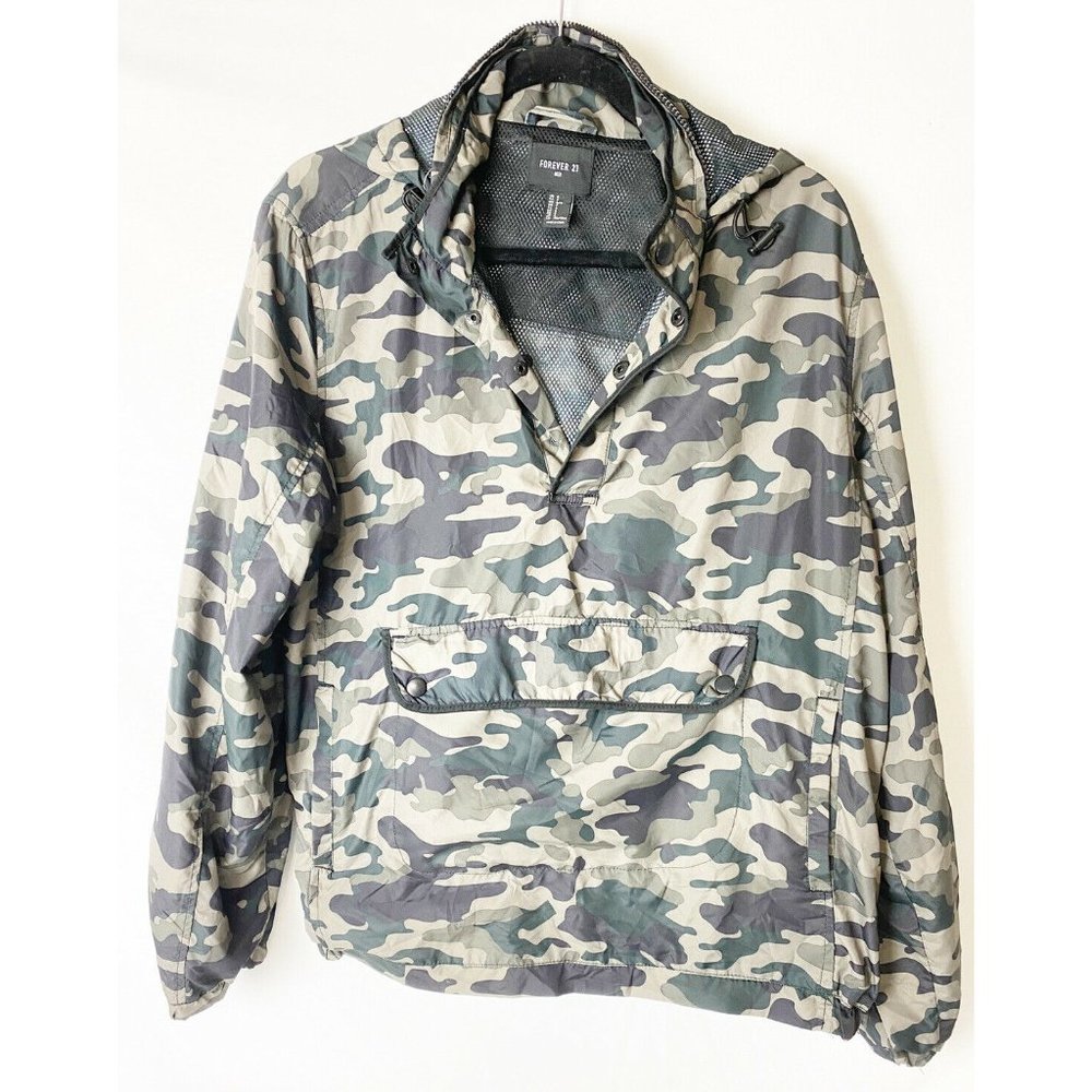 Forever 21 Mens Small Camo Windbreaker Pullover EUC